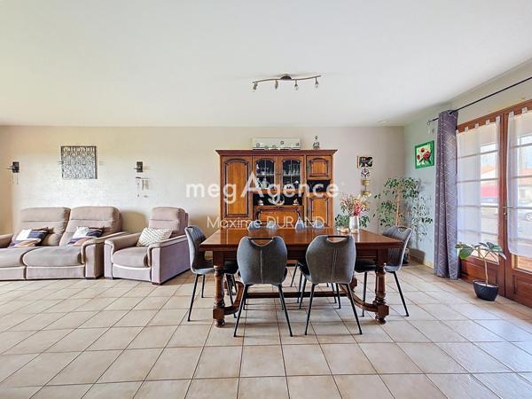 Maison à Montrevault-sur-Èvre, 49110 - 6 pièces 114m²