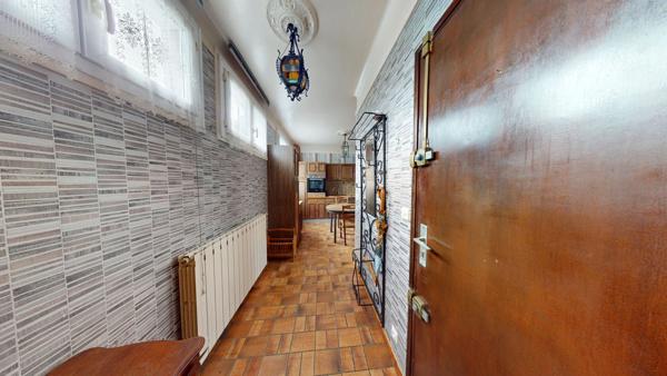 À découvrir : beau 2 pièces de 61.30 m² à fort potentiel d'aménagement