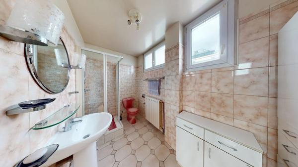 À découvrir : beau 2 pièces de 61.30 m² à fort potentiel d'aménagement