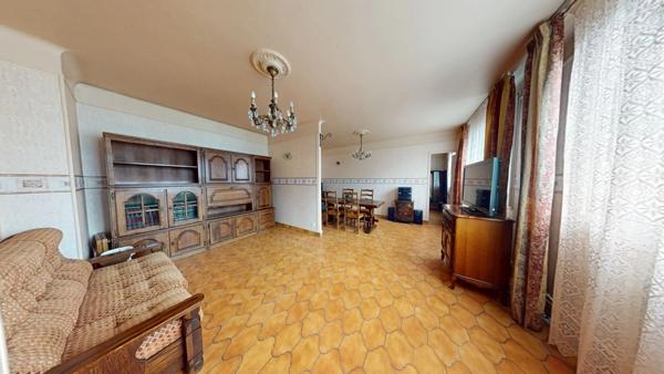 À découvrir : beau 2 pièces de 61.30 m² à fort potentiel d'aménagement