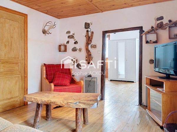 Au coeur du village, un potentiel rare vous attend!!