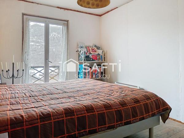 Au coeur du village, un potentiel rare vous attend!!
