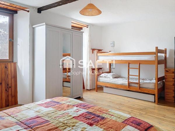 Au coeur du village, un potentiel rare vous attend!!
