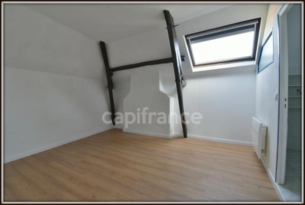 Appartement à vendre 2 pièces de 33m² - La ville du bois - Belle opportunité en centre-ville pour habiter ou investir