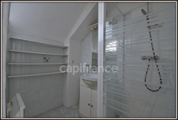 Appartement à vendre 2 pièces de 33m² - La ville du bois - Belle opportunité en centre-ville pour habiter ou investir