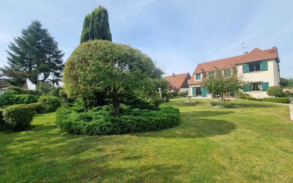 Maison à vendre    8 pièces • 221 m2 Trilport