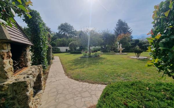 Maison à vendre    8 pièces • 221 m2 Trilport