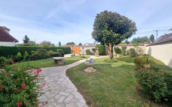 Maison à vendre    8 pièces • 221 m2 Trilport