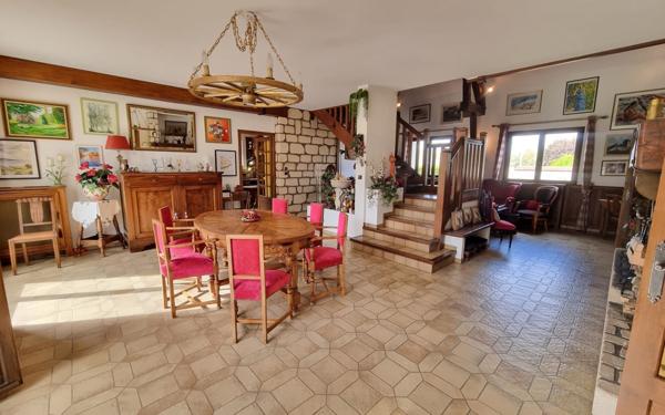 Maison à vendre    8 pièces • 221 m2 Trilport