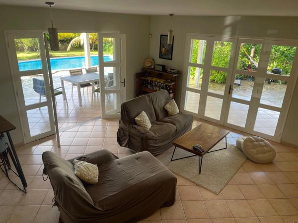 Superbe villa VUE GRAND CUL SAC MARIN avec piscine sur 1001 m² de terrain plat