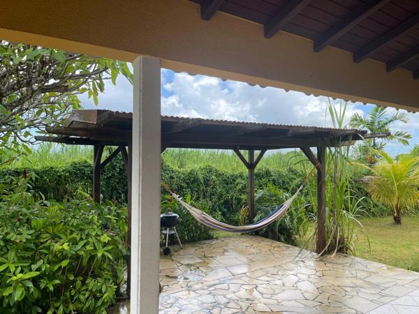 Superbe villa VUE GRAND CUL SAC MARIN avec piscine sur 1001 m² de terrain plat
