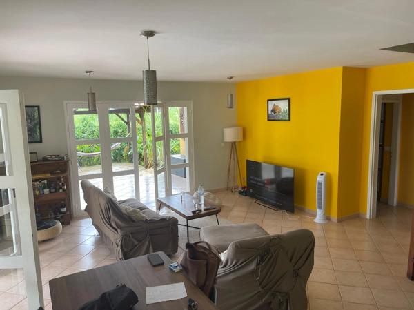 Superbe villa VUE GRAND CUL SAC MARIN avec piscine sur 1001 m² de terrain plat