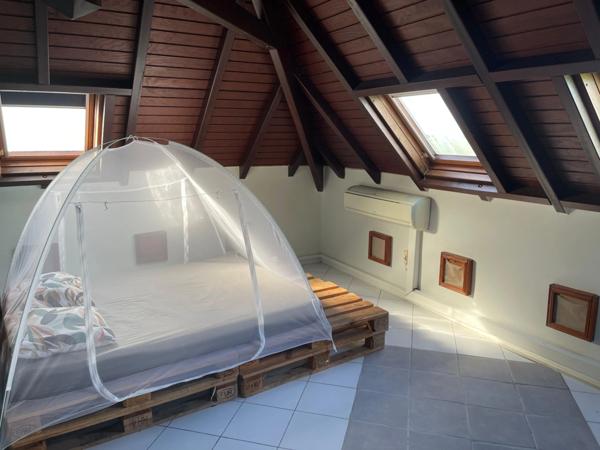 Superbe villa VUE GRAND CUL SAC MARIN avec piscine sur 1001 m² de terrain plat