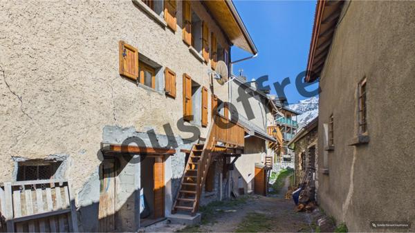 Maison à vendre 5 pièces  (05)