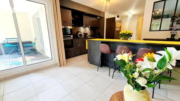 A VENDRE - SAINT-MARC-SUR-MER - Appartement de 2 chambres et un bureau avec terrasse et parking 