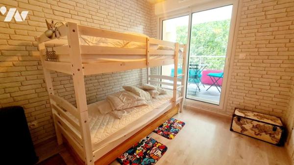 A VENDRE - SAINT-MARC-SUR-MER - Appartement de 2 chambres et un bureau avec terrasse et parking 