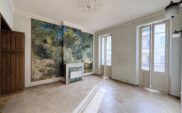 Appartement à vendre    2 pièces • 45 m2 Toulon