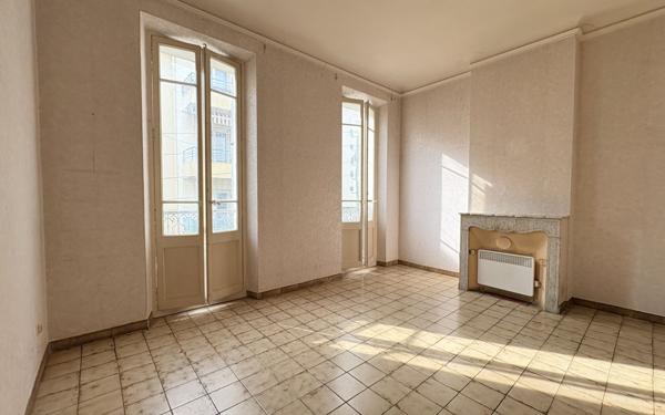 Appartement à vendre    2 pièces • 45 m2 Toulon