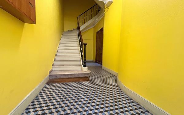 Appartement à vendre    2 pièces • 45 m2 Toulon