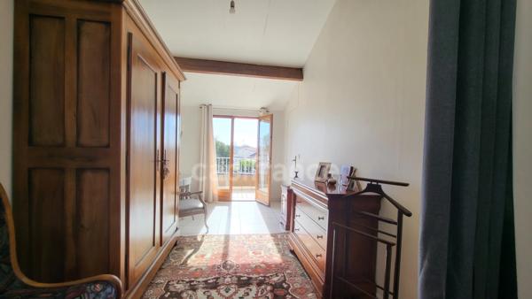 Maison Familiale 6 pièces 152 m2 Piscine et jardin arboré.