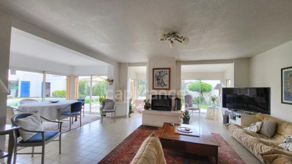 Maison Familiale 6 pièces 152 m2 Piscine et jardin arboré.
