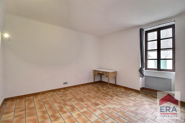 Maison Barbentane 4 pièces - 77m² - 3 chambres - Cour