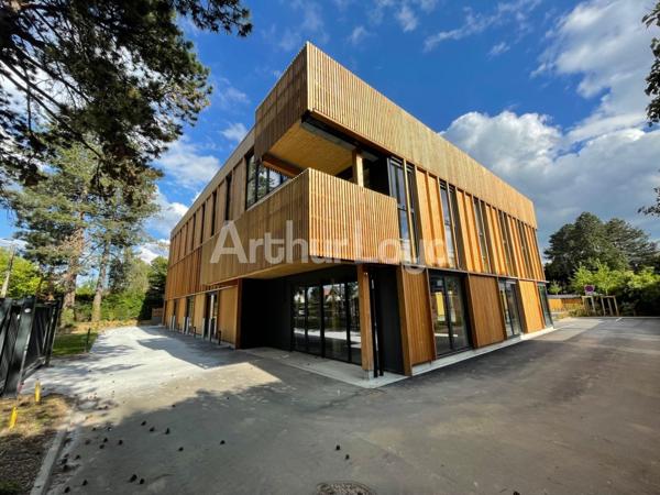 Location bureaux 517 m² - Immeuble récent et labellisé BREEAM Very Good sur les Grands Boulevards