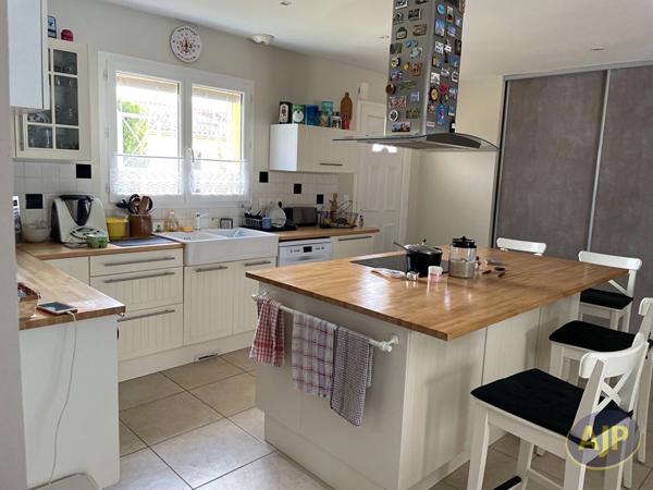 Location maison Listrac Medoc : 1 270 € - AJP Pauillac Immobilier