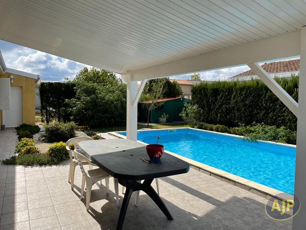 Location maison Listrac Medoc : 1 270 € - AJP Pauillac Immobilier