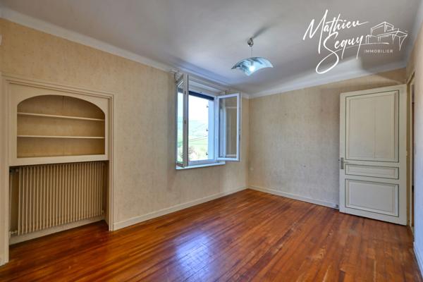 THURINS - Maison de village à potentiel avec jardin à Thurins (69)