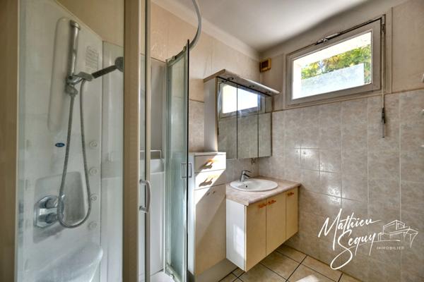 THURINS - Maison de village à potentiel avec jardin à Thurins (69)