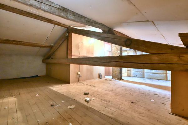 THURINS - Maison de village à potentiel avec jardin à Thurins (69)