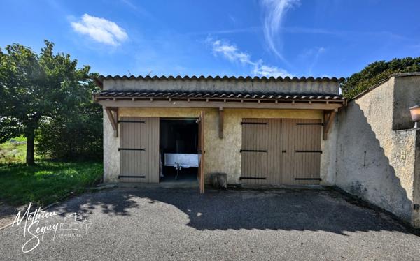 THURINS - Maison de village à potentiel avec jardin à Thurins (69)