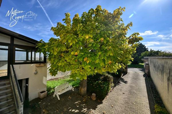 THURINS - Maison de village à potentiel avec jardin à Thurins (69)