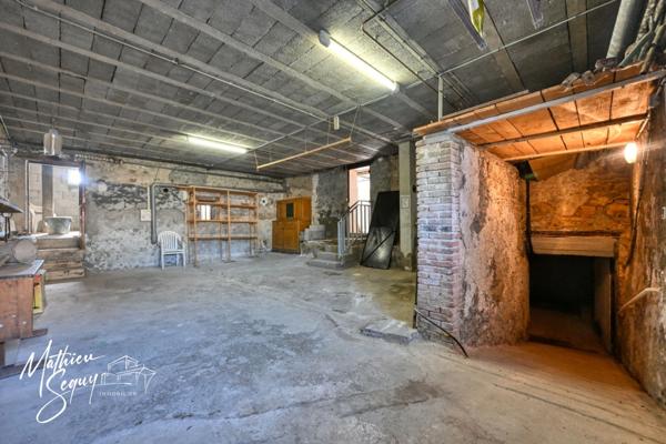 THURINS - Maison de village à potentiel avec jardin à Thurins (69)