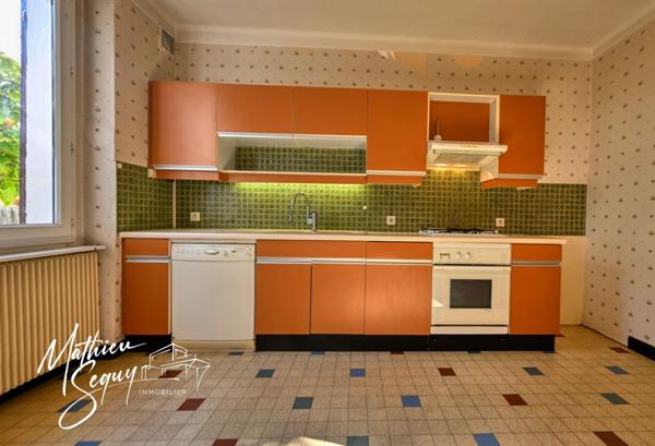 THURINS - Maison de village à potentiel avec jardin à Thurins (69)