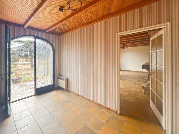 Maison de 184 m² à rénover avec studio indépendant et garage triple