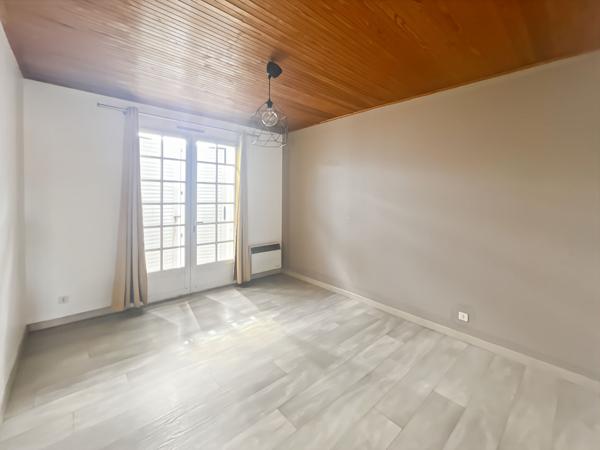 Maison de 184 m² à rénover avec studio indépendant et garage triple