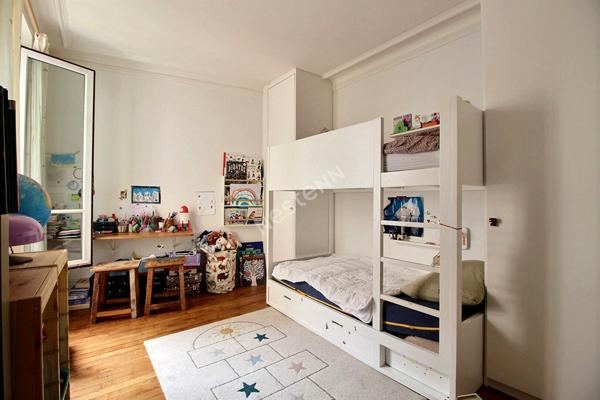 Appartement Paris 3/4 pièces 74.85 m2