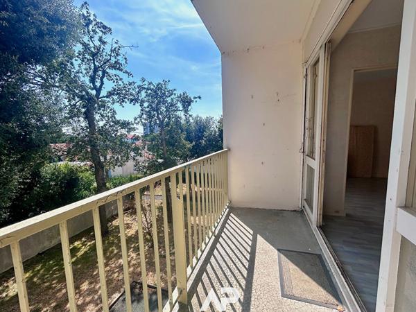 La Rochelle La Corniche - Appartement 80 m² avec vue mer, balcons, parking et ascenseur €264 000 ** - Référence MN630ED1