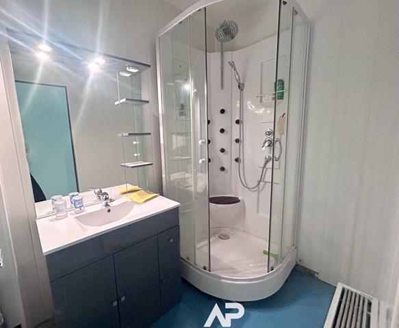 La Rochelle La Corniche - Appartement 80 m² avec vue mer, balcons, parking et ascenseur €264 000 ** - Référence MN630ED1