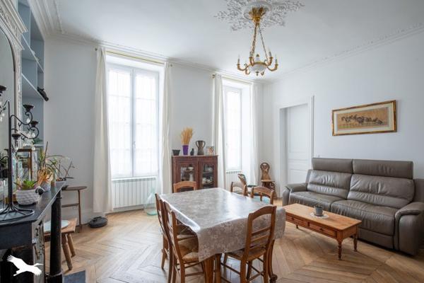 Maison à vendre |  Houdan |  15 pièces | 690 m²