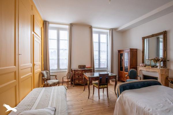 Maison à vendre |  Houdan |  15 pièces | 690 m²