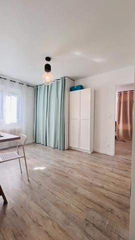 Maison
         5 pièces
        - 117 m² Exclusivité 429 000 € *