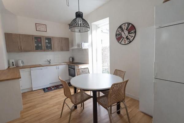 Appartement 2 chambres à Pont-Aven en rez-de-chaussée avec une cour privative de 12 m²