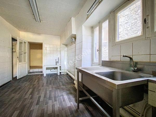 A vendre local commercial avec appartement au coeur de Sisteron