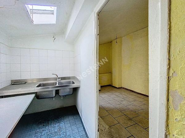 A vendre local commercial avec appartement au coeur de Sisteron