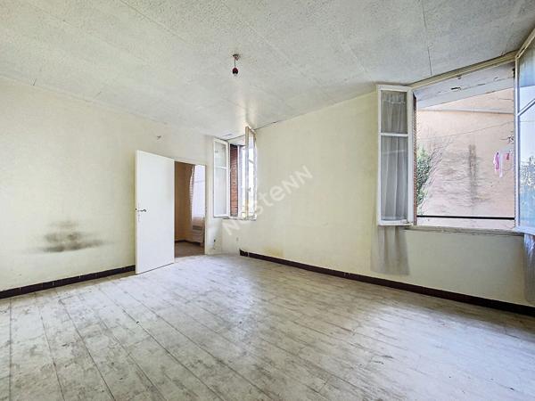 A vendre local commercial avec appartement au coeur de Sisteron