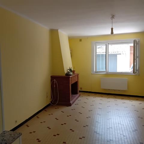 Maison de village 3-faces avec garage et jardin à trois pas Villepinte (11150)