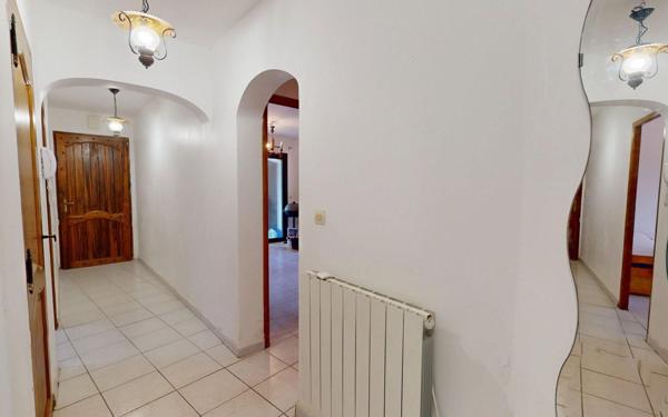 Maison à vendre    10 pièces •  Hyères